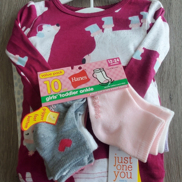 Girl 12 M Pajama Set and Sock Bundle - Picture 7 of 7